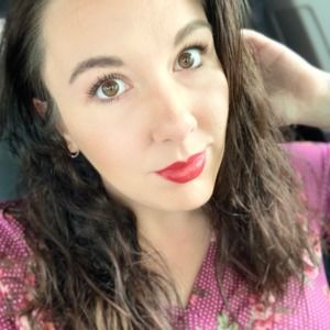 Meet your Posher, Courtney